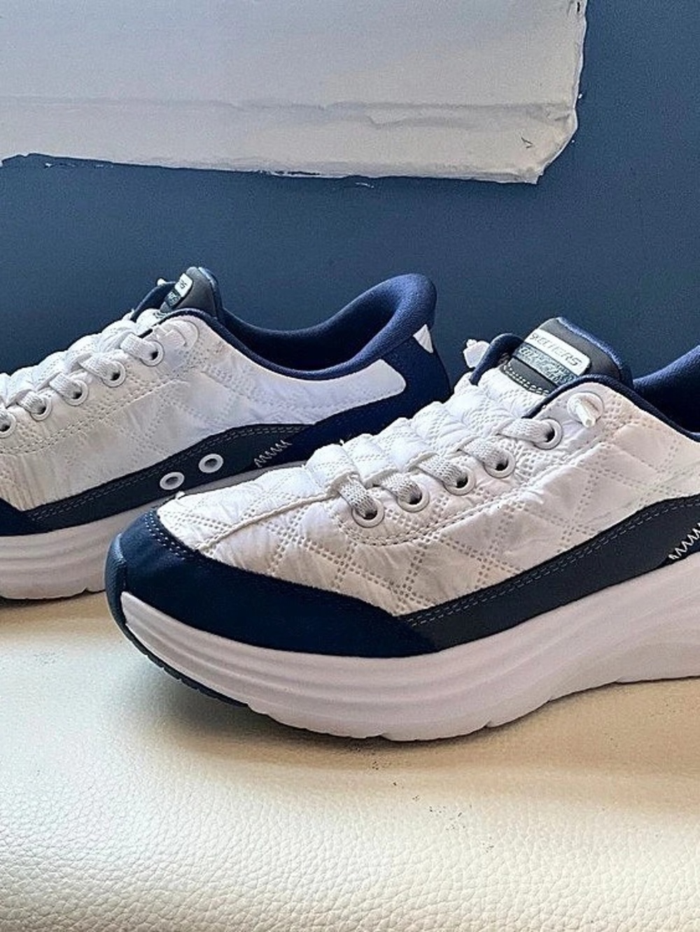 Skechers Hands Free Slip-ins: Contour Foam - Cozy Fit Sneakers